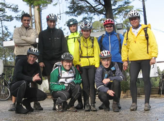 foto do grupo de ciclistas nos Capuchos