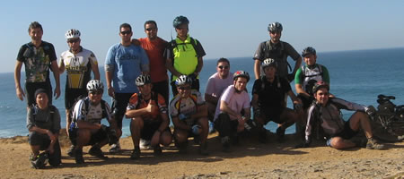 Foto do grupo de ciclistas perto da Prais do Abano - Guincho