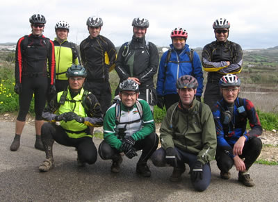 foto do grupo de ciclista na Pedra Furada